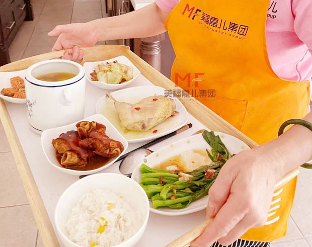 赴美生子选美福嘉儿能享受到的专属服务

